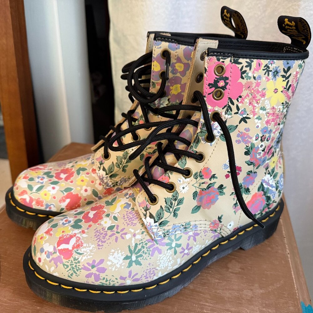 Dr. Martens Floral Mashup 1460 8-Eye Boot - Women’s size US 9, NWOT